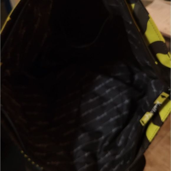 Camo Tote - Picture 3 of 3